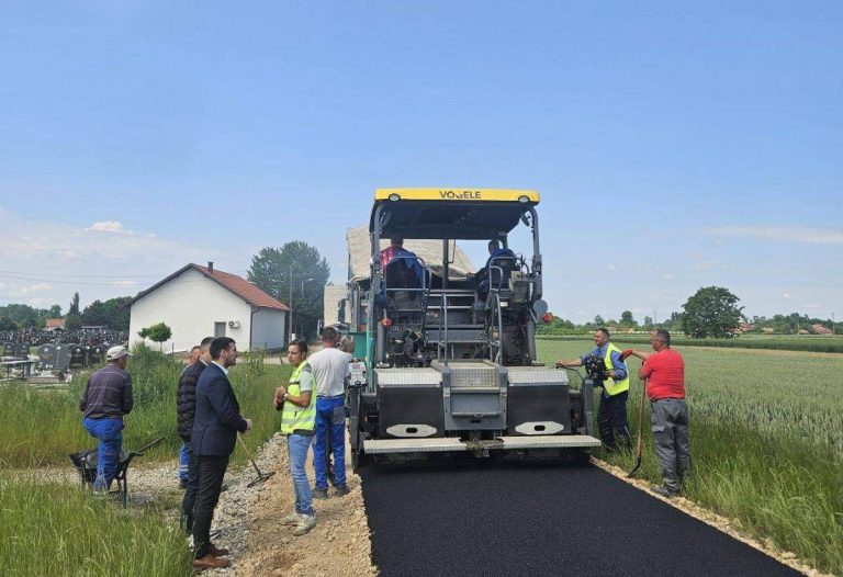 Bijeljina: Počelo asfaltiranje puta u Batkoviću – novi asfalt za bolje i sigurnije uslove saobraćaja