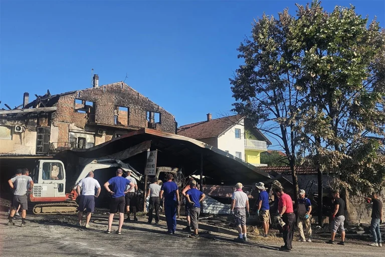 Humanost na djelu: Komšije, prijatelji i poznanici pomažu porodici Majstorović