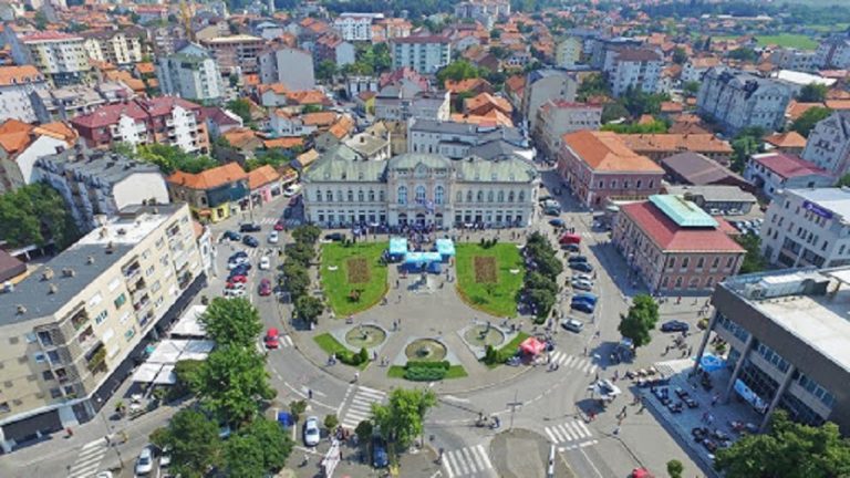 Preduzeća u Bijeljini u dugovima, stižu alarmantne tvrdnje: “U gradu sve više zmija i larvi komaraca”