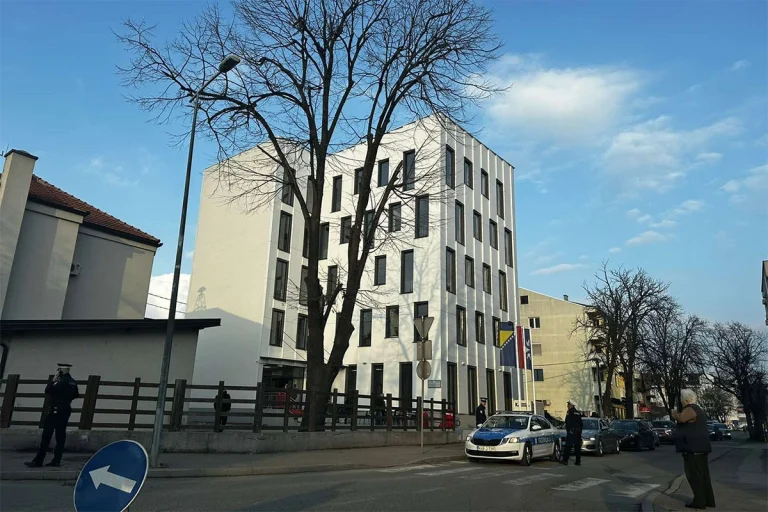 Bivšeg načelnika hapšenog zbog droge već pola godine “hitno” istražuju