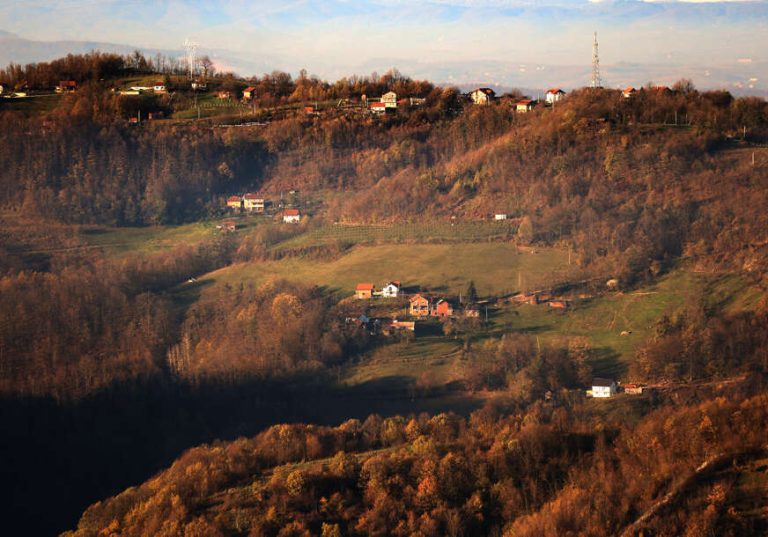 Nestaju čitava sela u Srpskoj: Brojke upozoravaju, prazne kuće sve češća slika